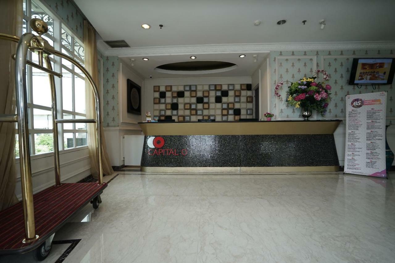Capital O 1128 Hotel Imara Palembang Eksteriør billede