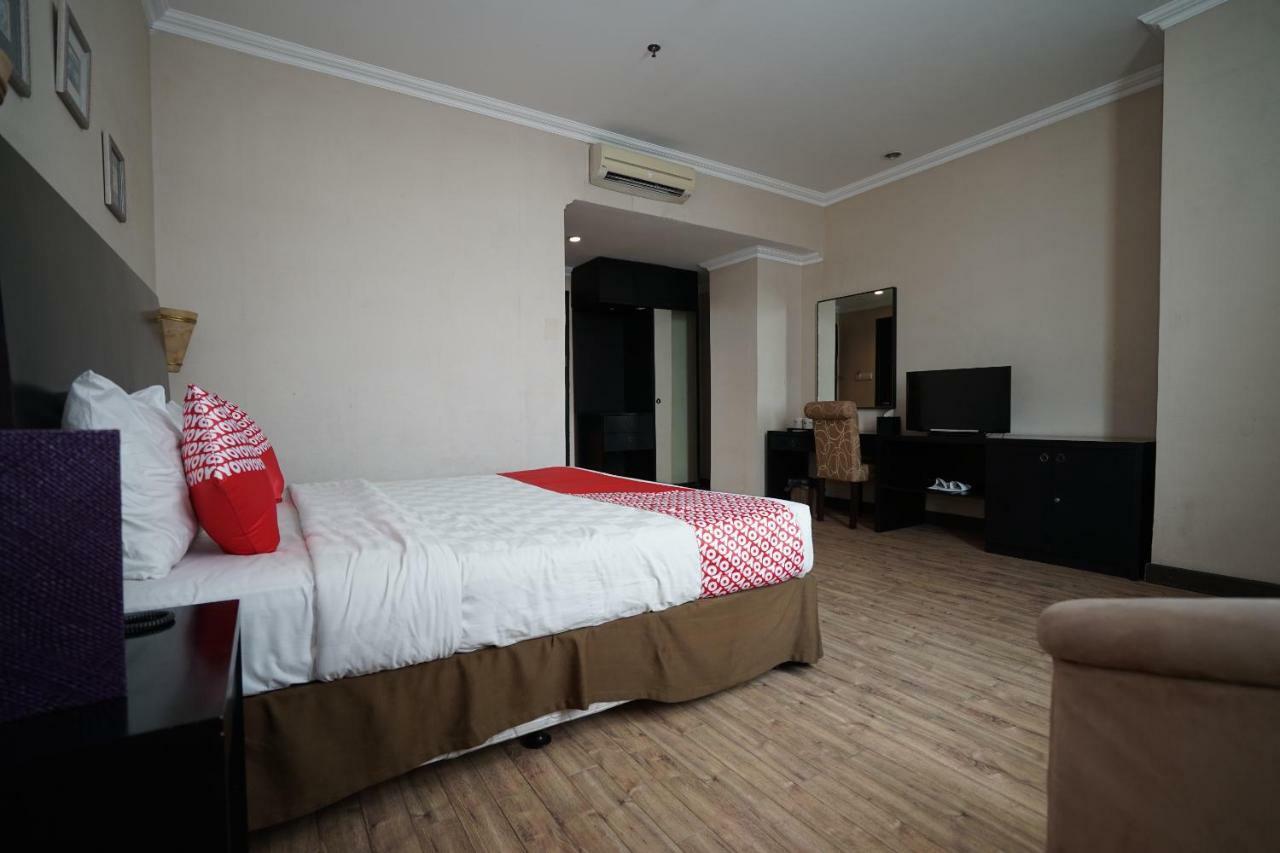 Capital O 1128 Hotel Imara Palembang Eksteriør billede
