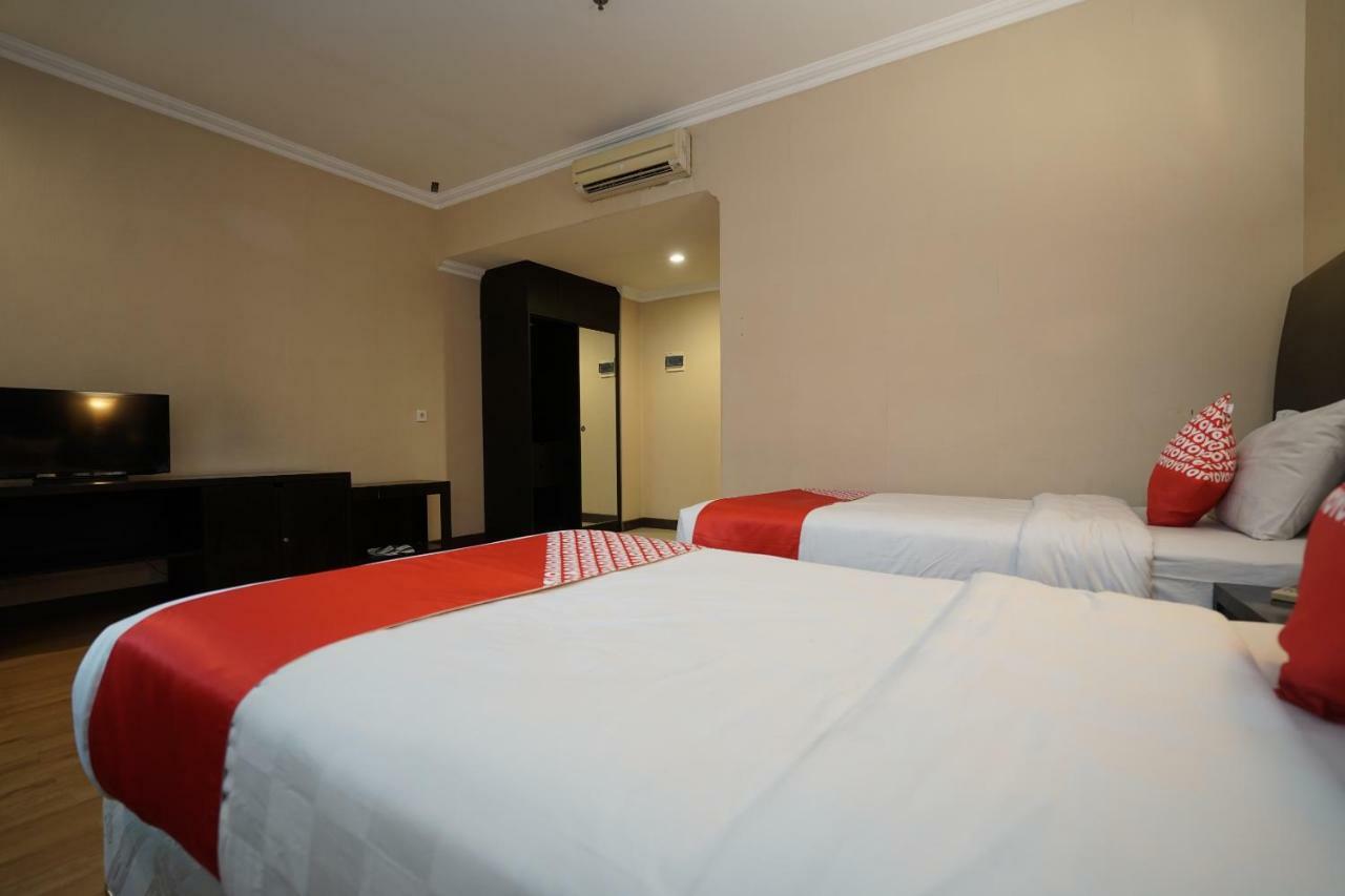 Capital O 1128 Hotel Imara Palembang Eksteriør billede