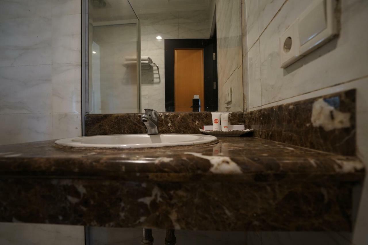 Capital O 1128 Hotel Imara Palembang Eksteriør billede