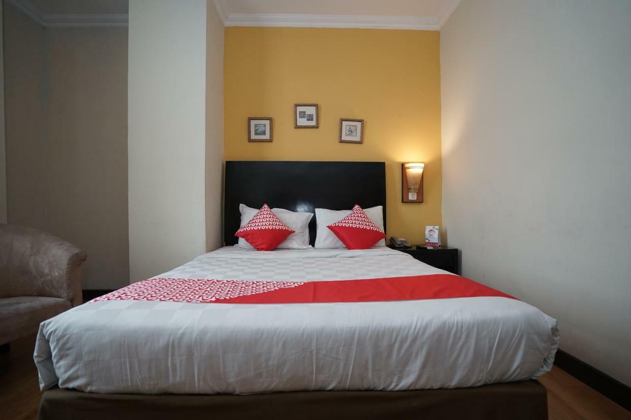 Capital O 1128 Hotel Imara Palembang Eksteriør billede
