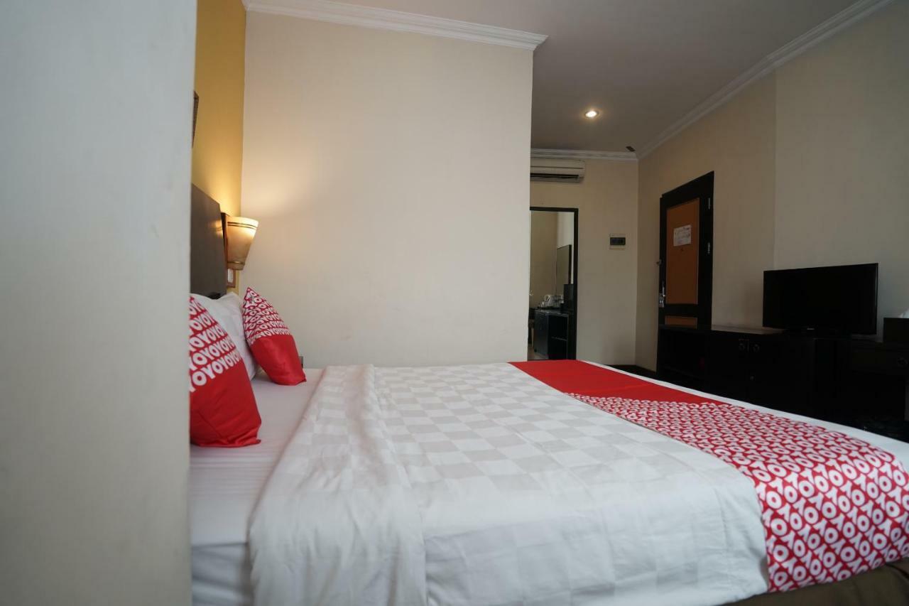 Capital O 1128 Hotel Imara Palembang Eksteriør billede