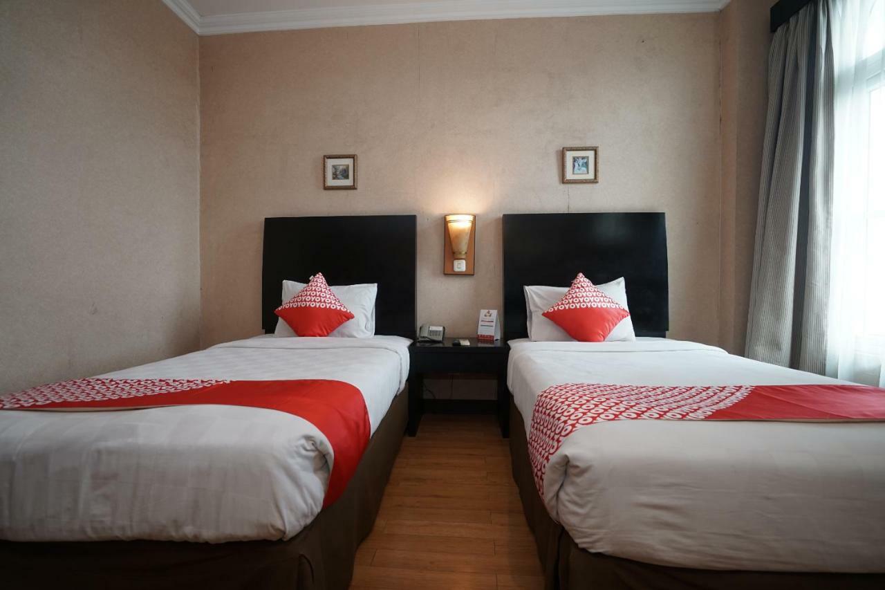 Capital O 1128 Hotel Imara Palembang Eksteriør billede