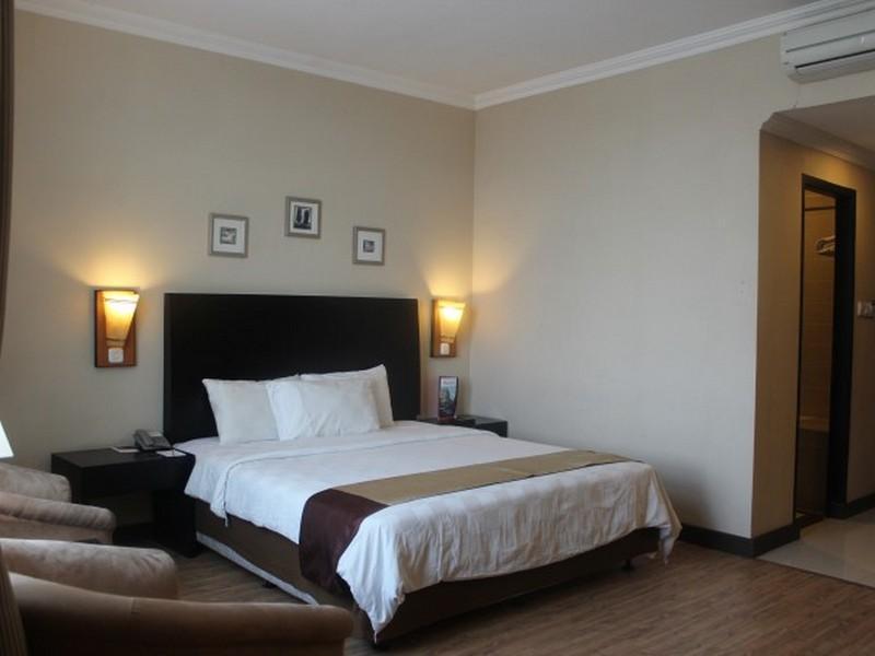 Capital O 1128 Hotel Imara Palembang Eksteriør billede